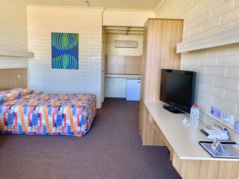 Opal Inn Hotel, Motel, Caravan Park - Dalby Accommodation 33