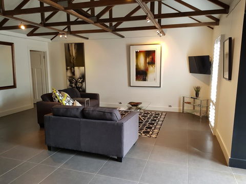 Irongate Studio B&B - Dalby Accommodation 9