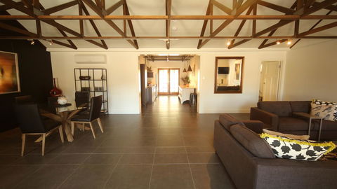 Irongate Studio B&B - Dalby Accommodation 1