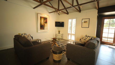 Irongate Studio B&B - Dalby Accommodation 16