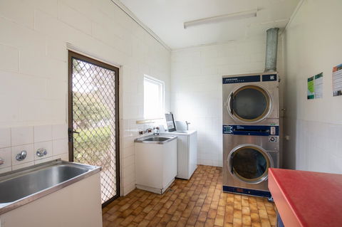 Blue Lake Holiday Park - Dalby Accommodation 11
