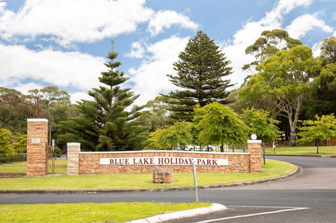 Blue Lake Holiday Park - Dalby Accommodation 0