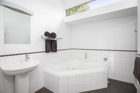 Blue Lake Holiday Park - Dalby Accommodation 42
