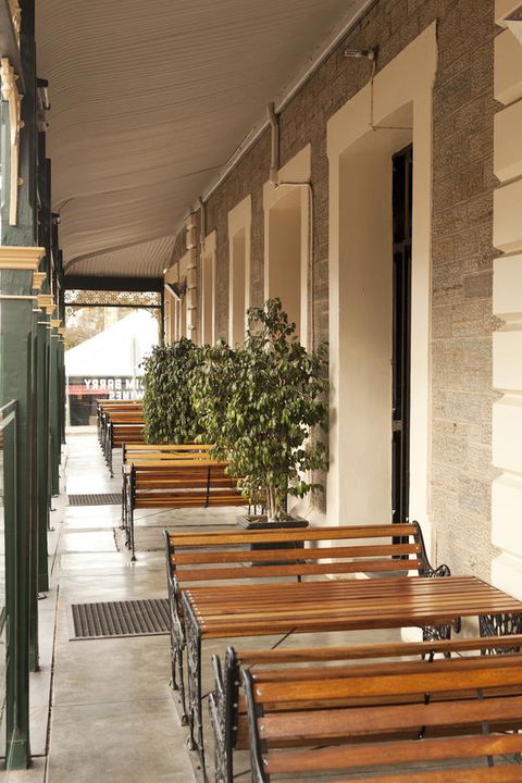 The Rising Sun Hotel - Dalby Accommodation 1