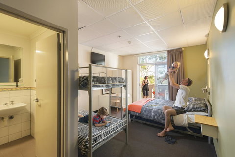 YHA Adelaide Central - Dalby Accommodation 37