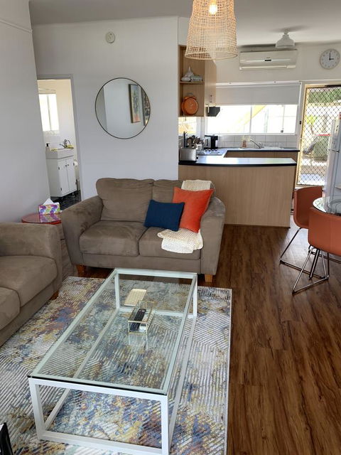 Sunshine Three - Dalby Accommodation 7