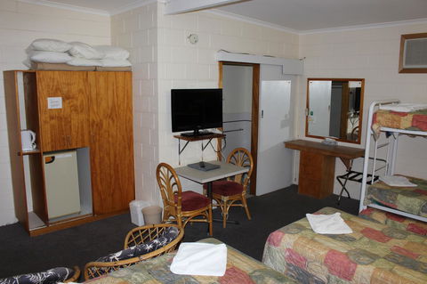 Island Motel Kingscote - Dalby Accommodation 30
