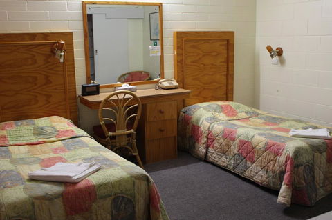 Island Motel Kingscote - Dalby Accommodation 24