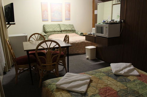 Island Motel Kingscote - Dalby Accommodation 10