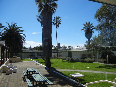 Island Motel Kingscote - Dalby Accommodation 2