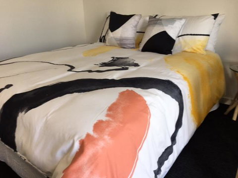 Port Lincoln Shark Apartment 2 - Dalby Accommodation 8