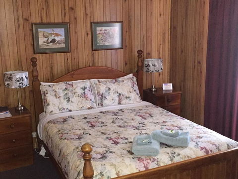 Clare Valley Cabins - Dalby Accommodation 28