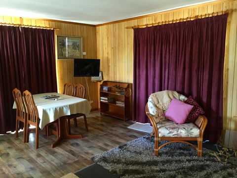 Clare Valley Cabins - Dalby Accommodation 3