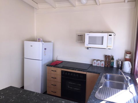 Clare Valley Cabins - Dalby Accommodation 23
