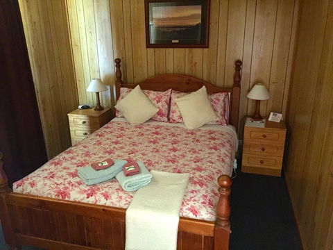 Clare Valley Cabins - Dalby Accommodation 6