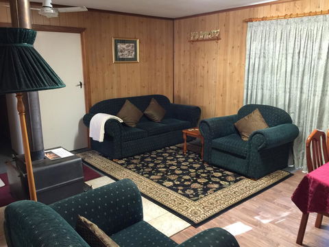 Clare Valley Cabins - Dalby Accommodation 25