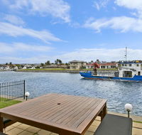 Salt Waterfront Apartment - Dalby Accommodation