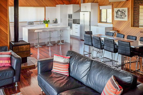 Seacroft - Dalby Accommodation 5