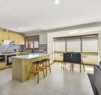City Four Apartment - Dalby Accommodation
