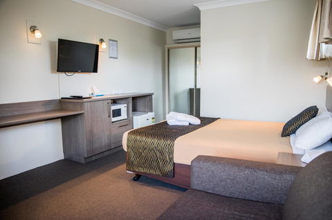 Lilac City Motor Inn & Steakhouse - Dalby Accommodation 9