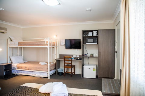Lilac City Motor Inn & Steakhouse - Dalby Accommodation 3