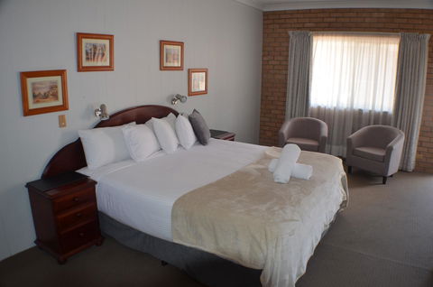 Deer Park Motor Inn Armidale - Dalby Accommodation 5