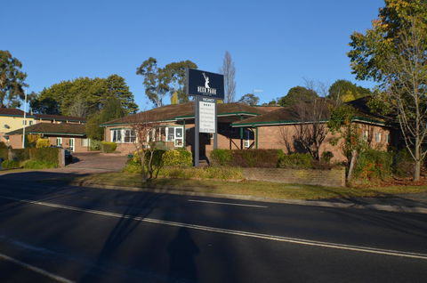 Deer Park Motor Inn Armidale - Dalby Accommodation 0