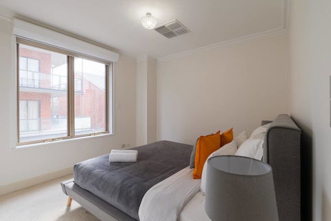 One Bedroom In Adelaideâ€™s East End FREE WIFI*Netflix*Parking - Dalby Accommodation 9