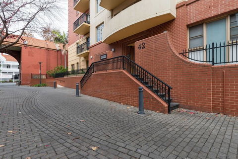 One Bedroom In Adelaideâ€™s East End FREE WIFI*Netflix*Parking - Dalby Accommodation 22