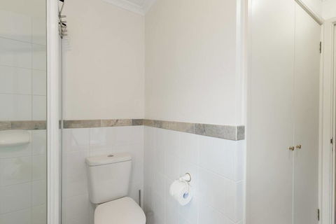 One Bedroom In Adelaideâ€™s East End FREE WIFI*Netflix*Parking - Dalby Accommodation 14