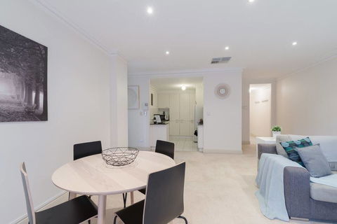 One Bedroom In Adelaideâ€™s East End FREE WIFI*Netflix*Parking - Dalby Accommodation 18