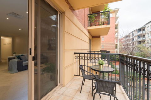 One Bedroom In Adelaideâ€™s East End FREE WIFI*Netflix*Parking - Dalby Accommodation 5