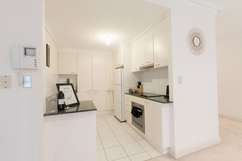 One Bedroom In Adelaideâ€™s East End FREE WIFI*Netflix*Parking - Dalby Accommodation 12
