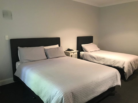 St Francis Winery - Dalby Accommodation 2
