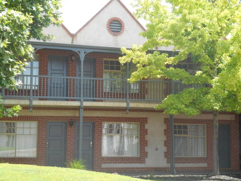 St Francis Winery - Dalby Accommodation 15