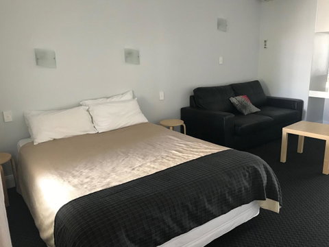 St Francis Winery - Dalby Accommodation 11