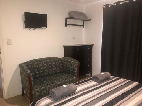 Island Break - Dalby Accommodation 10