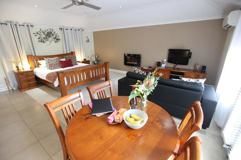 One Tree Bed And Breakfast - Dalby Accommodation 16