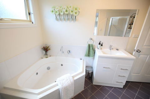 One Tree Bed And Breakfast - Dalby Accommodation 10
