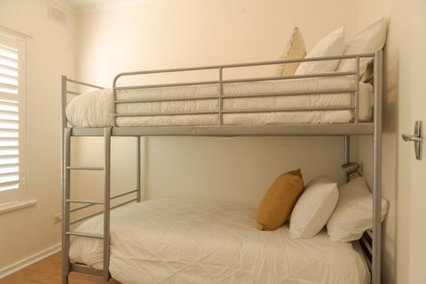 Henley Beach South, Amazing Views, Huge Private Balcony! - Dalby Accommodation 8