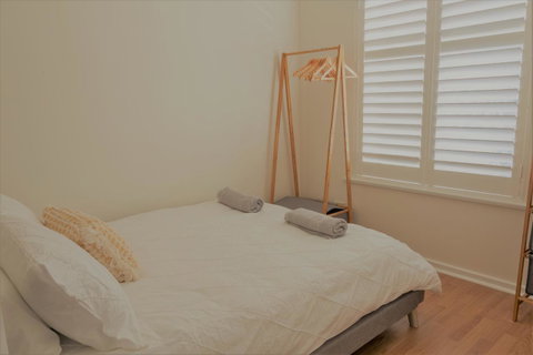 Henley Beach South, Amazing Views, Huge Private Balcony! - Dalby Accommodation 4
