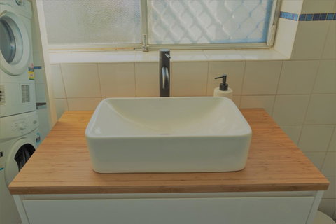 Henley Beach South, Amazing Views, Huge Private Balcony! - Dalby Accommodation 17