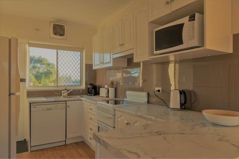 Henley Beach South, Amazing Views, Huge Private Balcony! - Dalby Accommodation 12