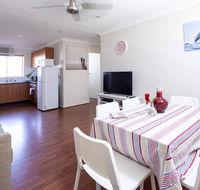 Aurora Holiday Apartment West Beach - Dalby Accommodation