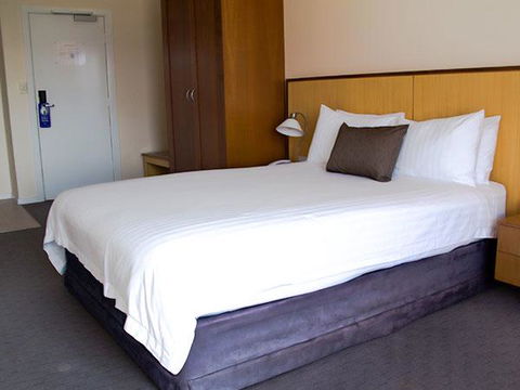 Ocean Beach Hotel - Dalby Accommodation 2