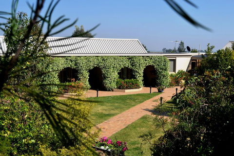 Grapevines Boutique Accommodation - Dalby Accommodation 8
