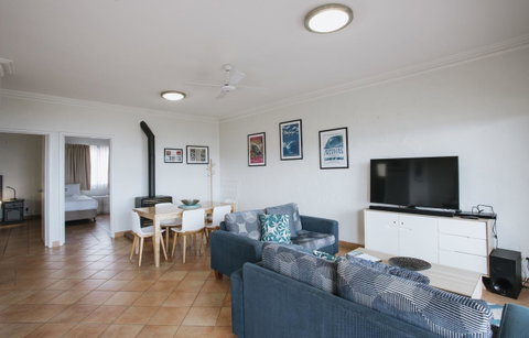 Canal Rocks Beachfront Apartments - Dalby Accommodation 33