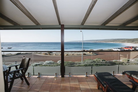 Canal Rocks Beachfront Apartments - Dalby Accommodation 0