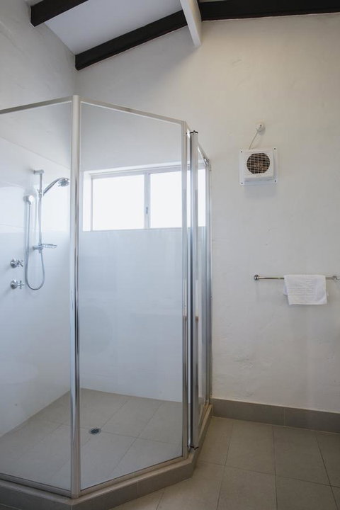 Canal Rocks Beachfront Apartments - Dalby Accommodation 30