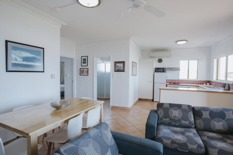 Canal Rocks Beachfront Apartments - Dalby Accommodation 5